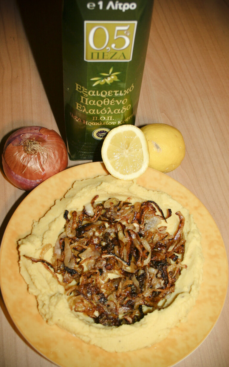 Fava Püree mit karamellisierten Zwiebeln