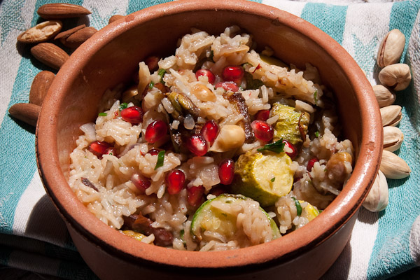 Zucchini Pilafi mit Nüssen und Grantapfel (Pilaw)