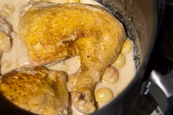 Huhn in Mandelsauce mit Weintrauben