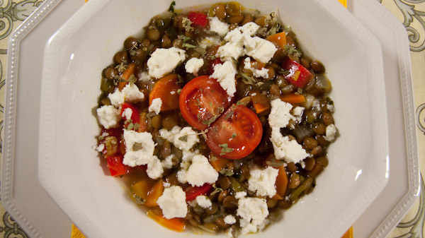 Linsensuppe mit Feta