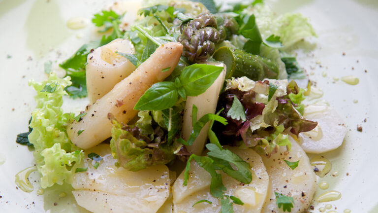 Kräuter-Spargelsalat