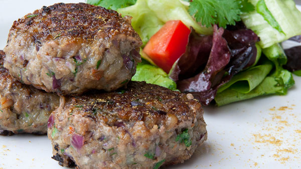 Garnelen, Rindfleisch und Kumin Keftedes