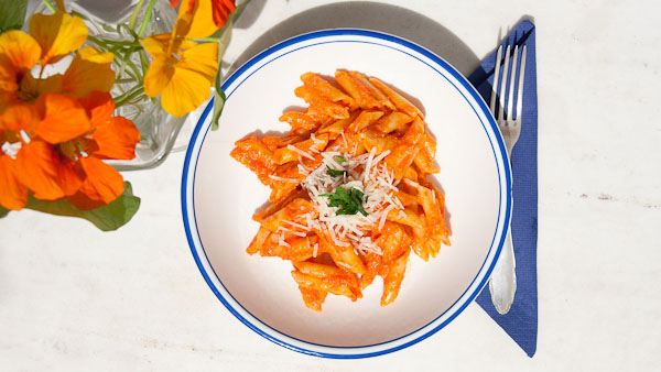 Penne mit Paprika Mandel Sauce