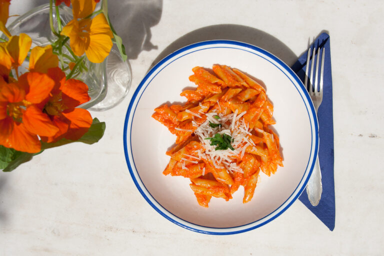 Penne mit Paprika Mandel Sauce