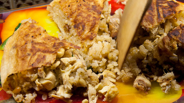 Hühner Pilaf mit Pinienkernen in Filo Teig gebraten
