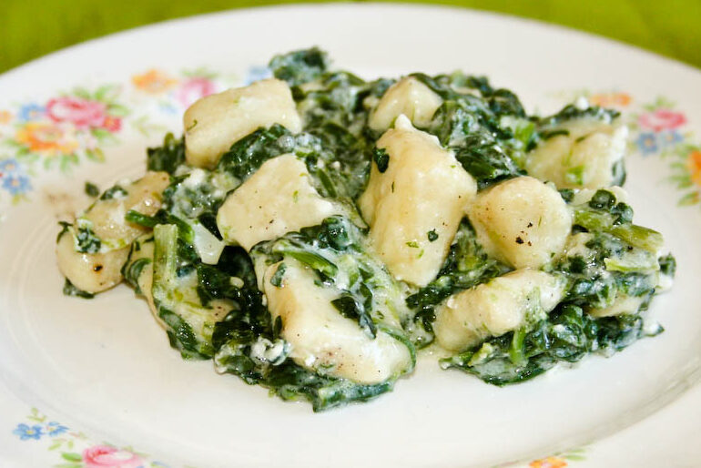 Gnocchi mit Spinat und Schafskäse