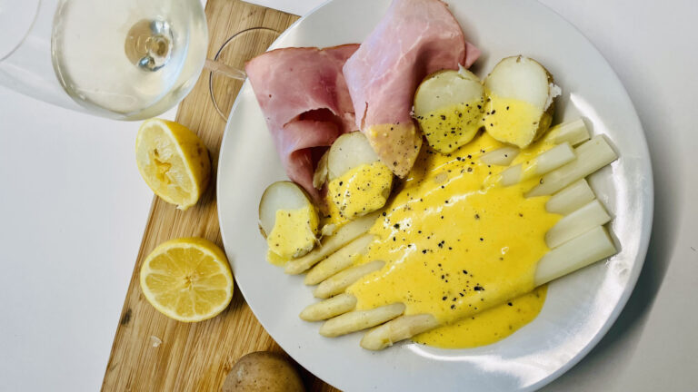 Spargel mit Sauce Hollandaise